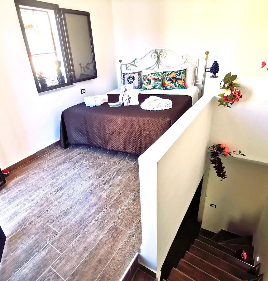 A Due Passi Dal Centro Sweet Rooms Agrigento Exterior foto
