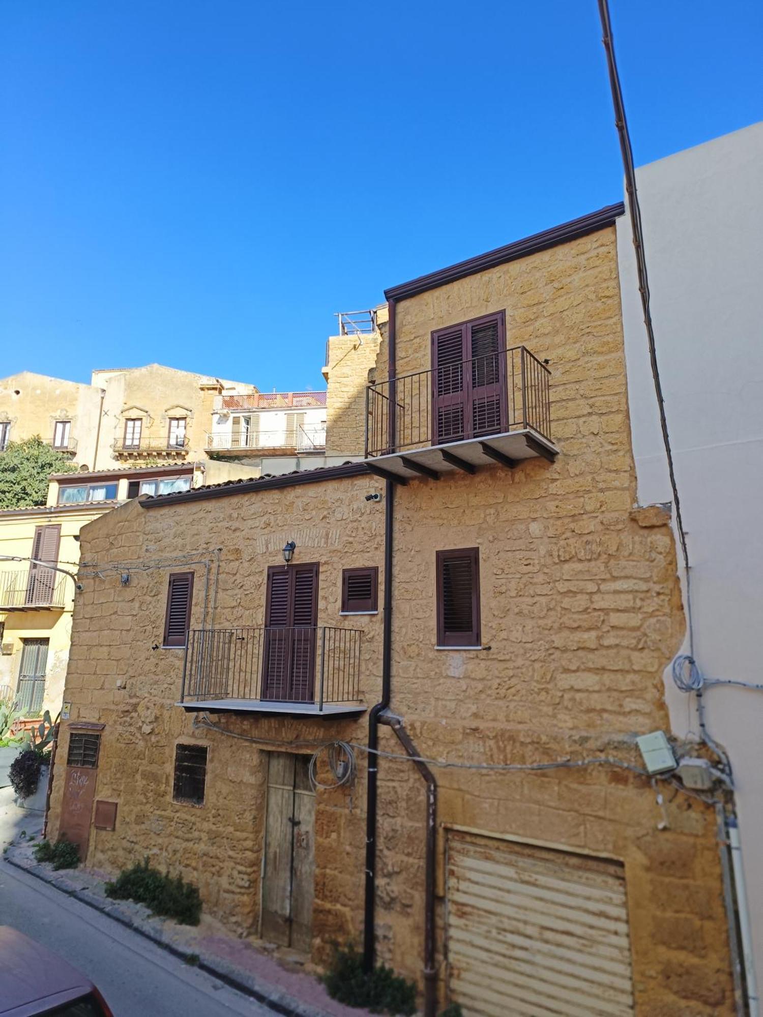 A Due Passi Dal Centro Sweet Rooms Agrigento Exterior foto